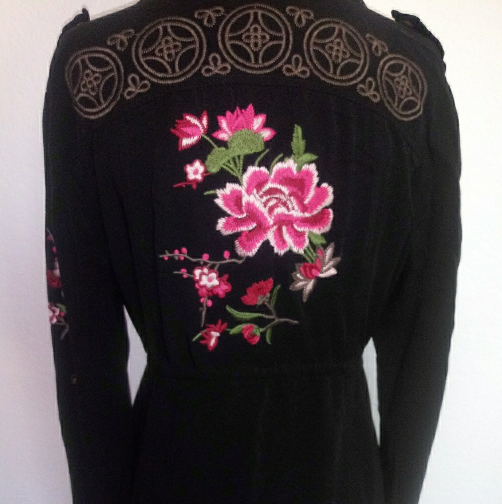 Unique Embroider Rose Top L